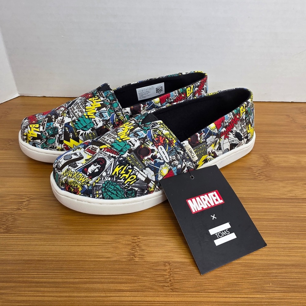 Marvel x TOMS Youth Classic Multi Marvel Comic Pop Print Slip On Shoes 13.5 NEW